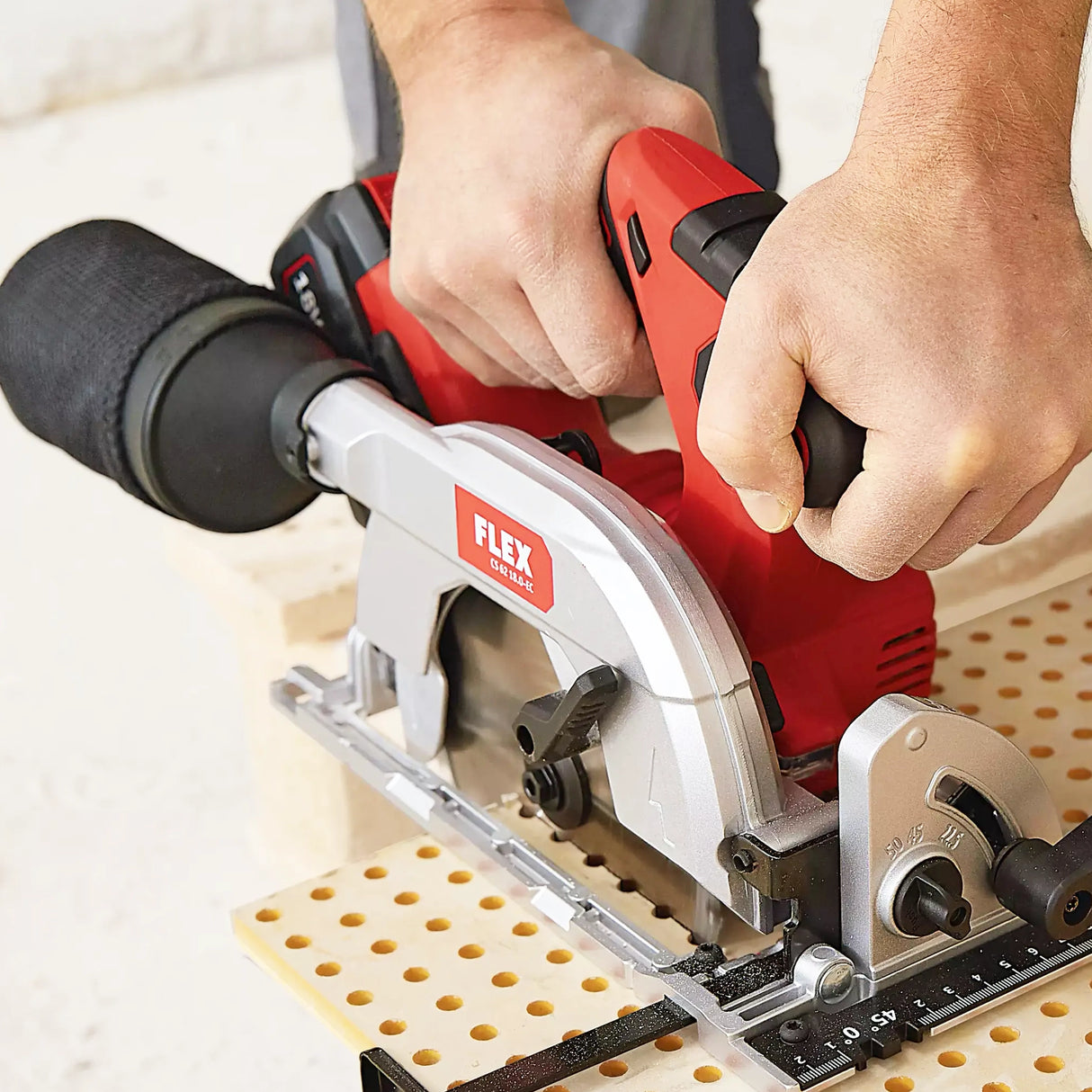 Sega circolare Flex CS 62 EC C 18V