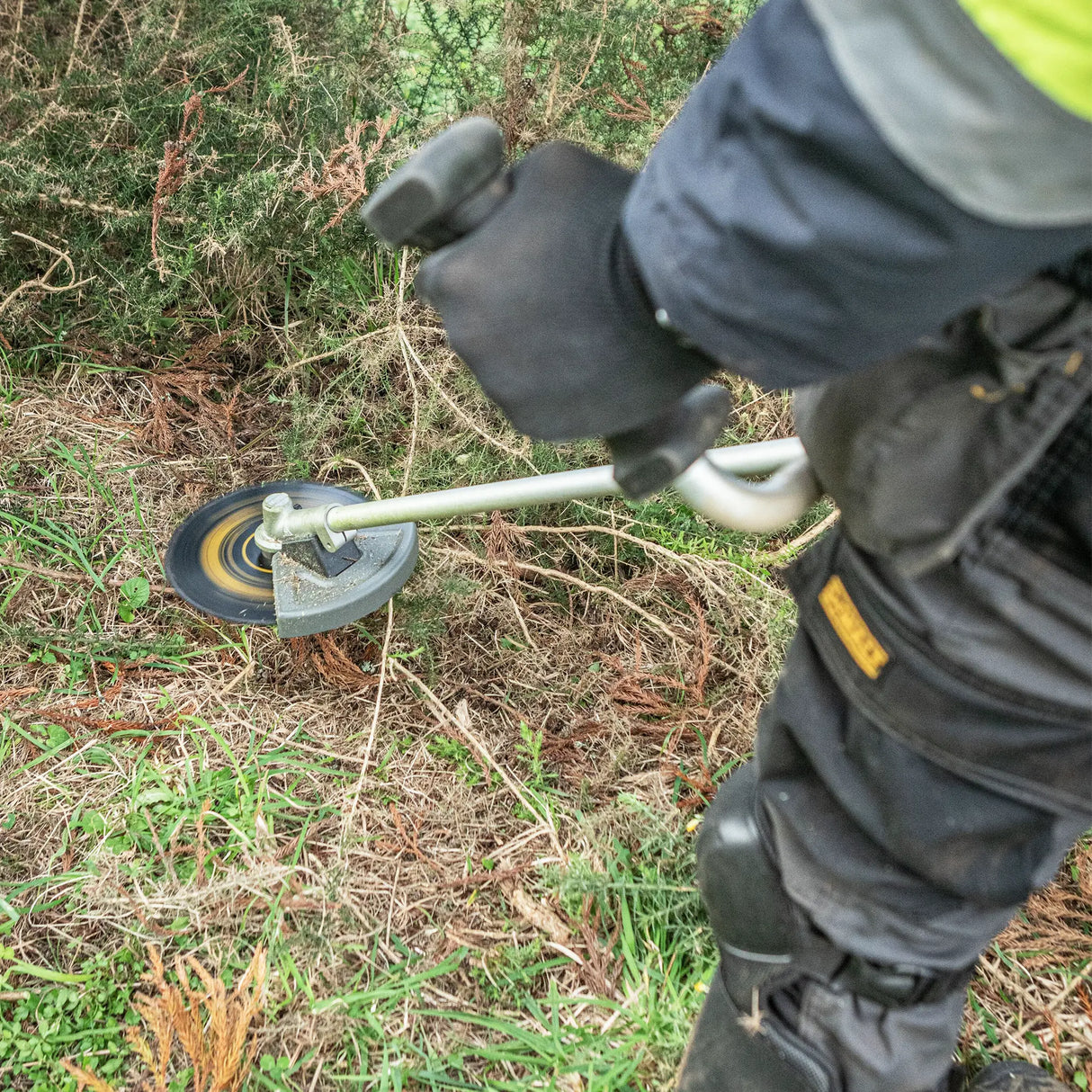 Decespugliatore Dewalt DCMBC723N-XJ 54V