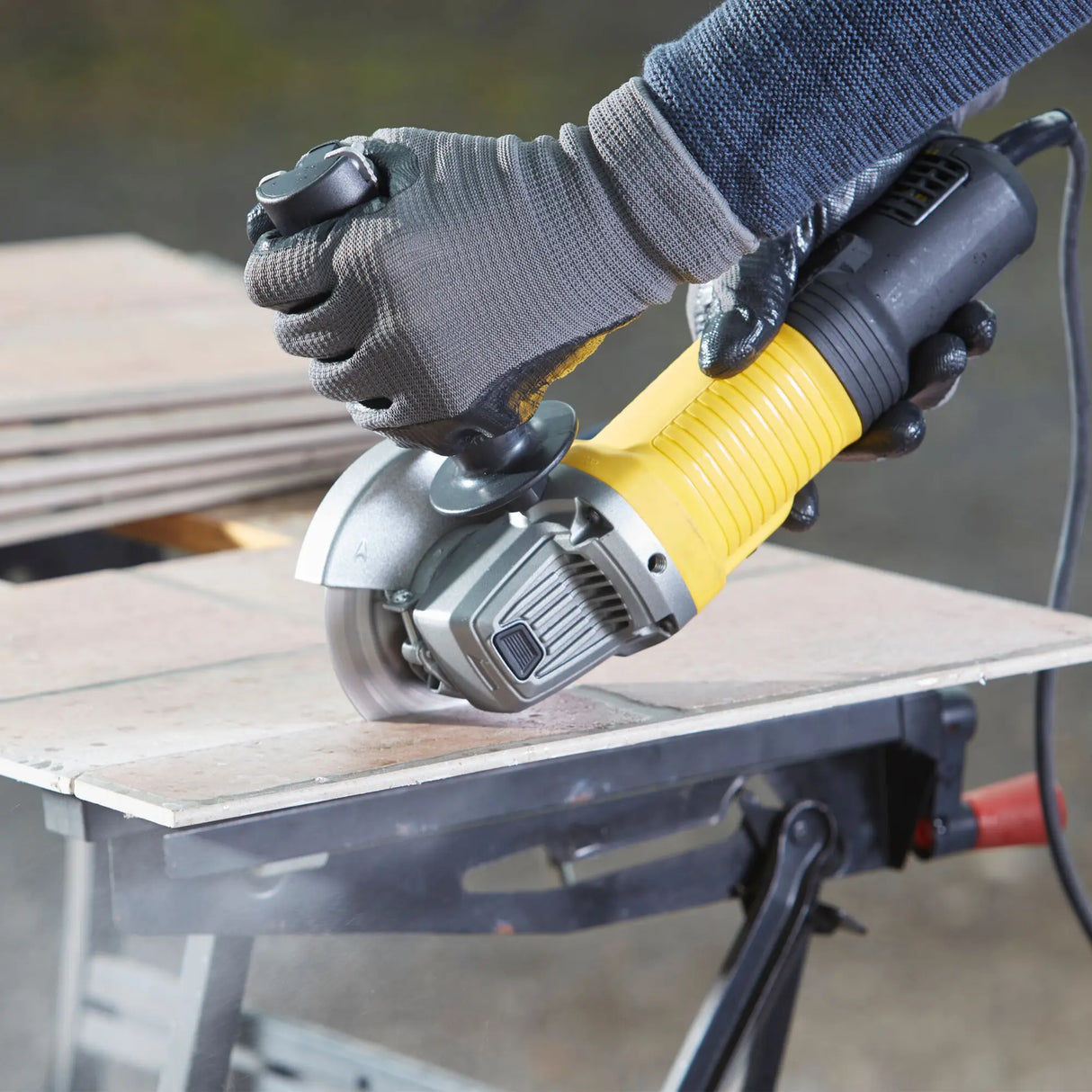 Smerigliatrice Angolare Stanley FMEG210-QS 850W