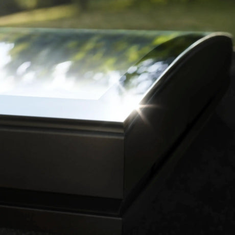 Finestra tetti piani con vetro curvo Velux CVU S3X102