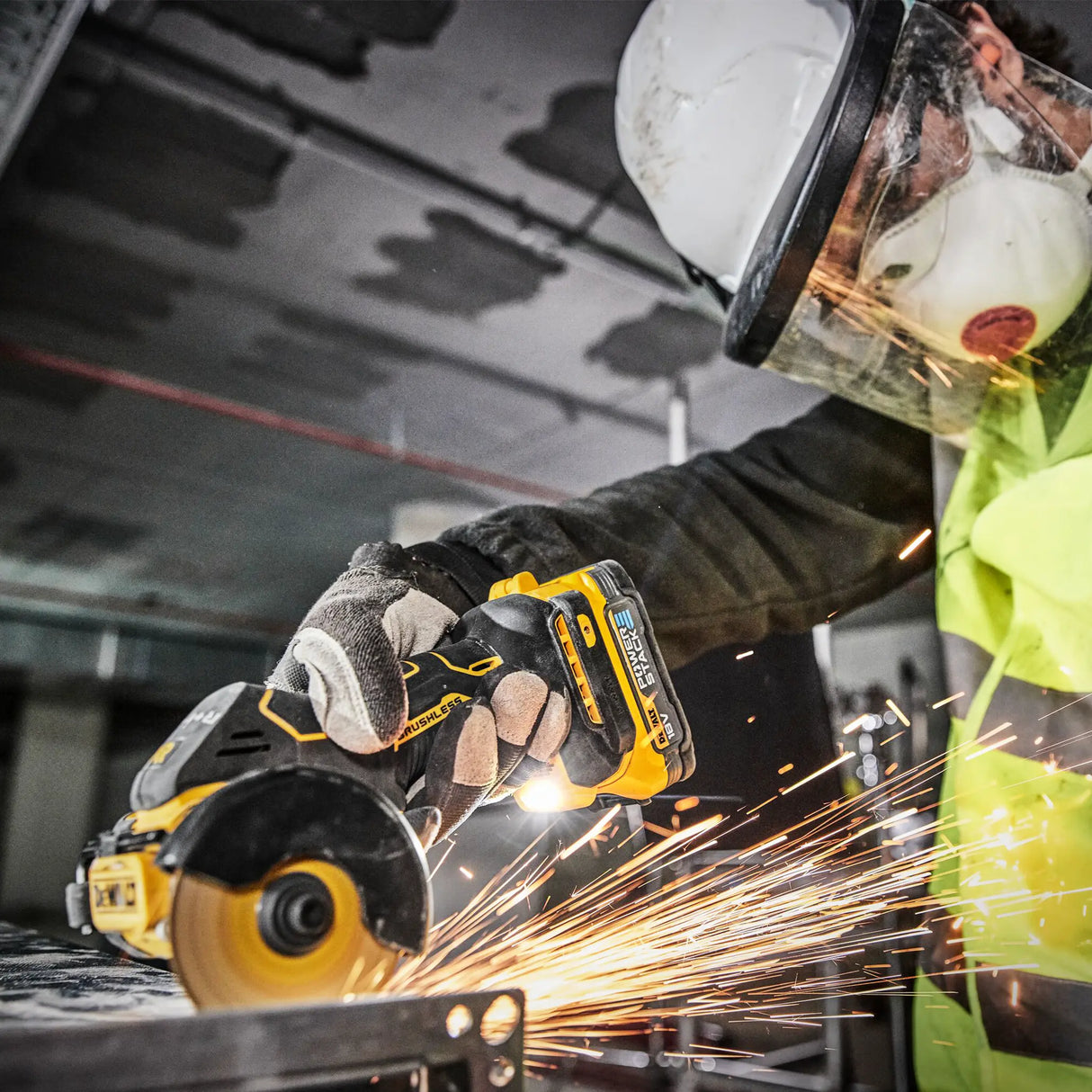 Mini verstekzaag Dewalt DCS438N-XJ 18V