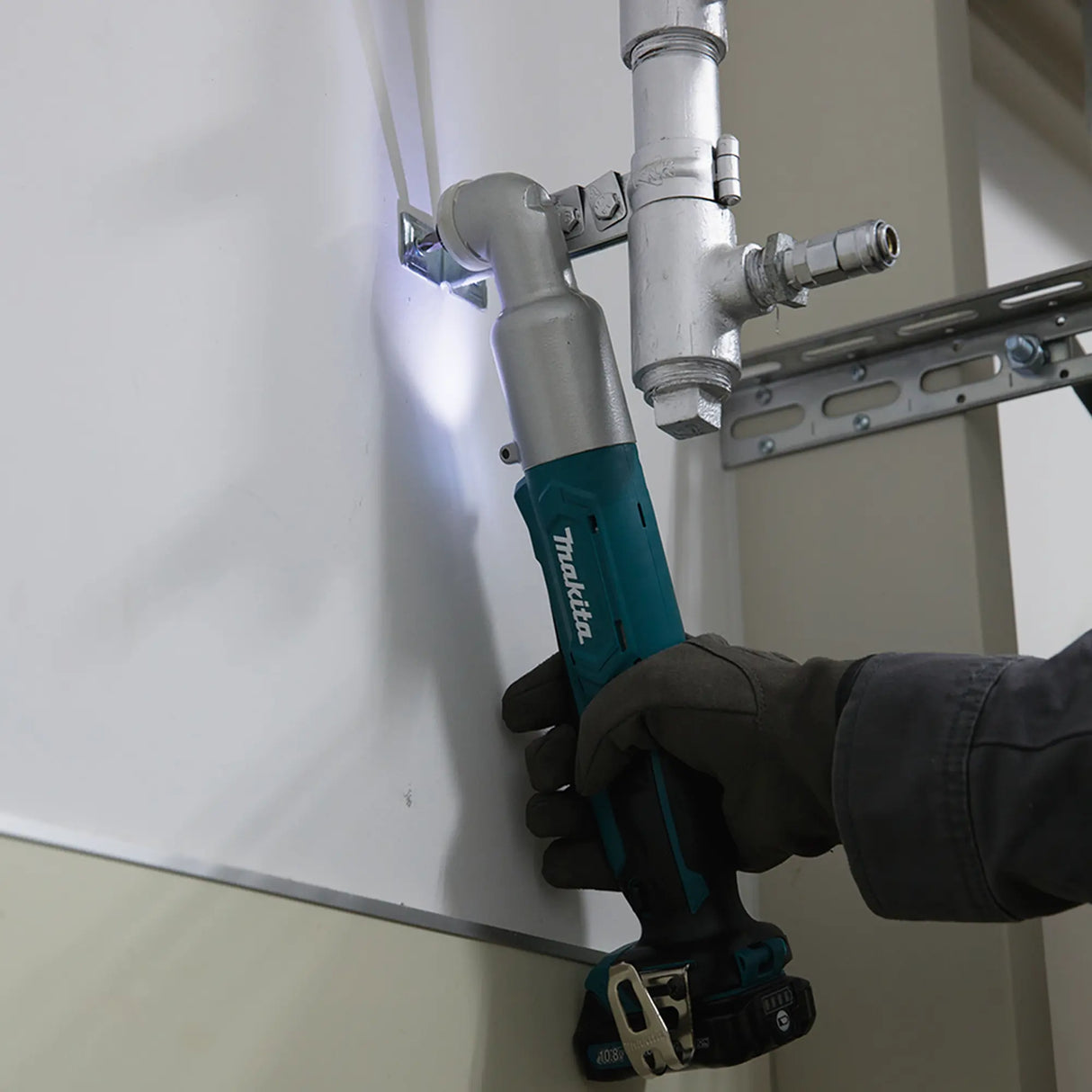 Avvitatore ad impulsi angolare Makita TL064DZJ 12V