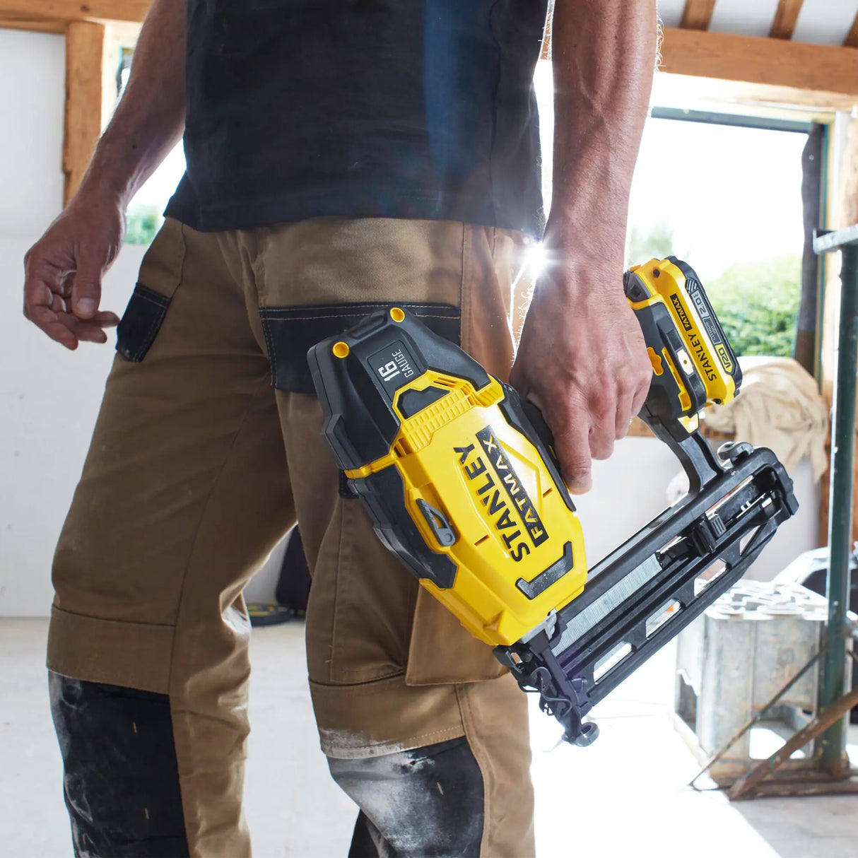 Chiodatrice Stanley SFMCN616D2K-QW 18V 2Ah