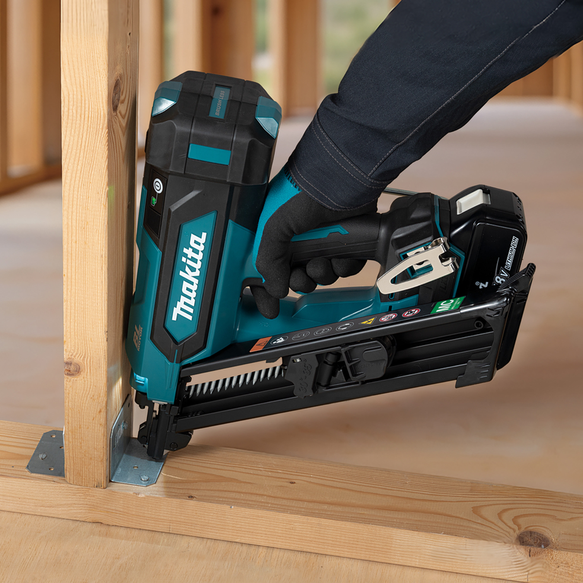 DBN640ZK - Cloueuse pour connecteurs métalliques Makita DBN640ZK 18V - Image 19